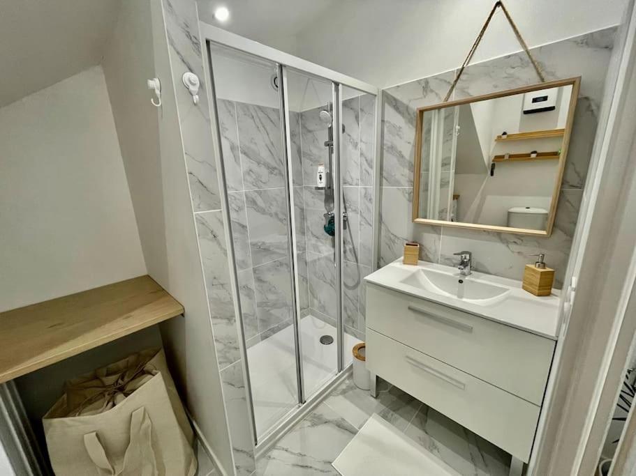 Studio entièrement rénové, situé au cœur du Quartier Haut Sète Esterno foto