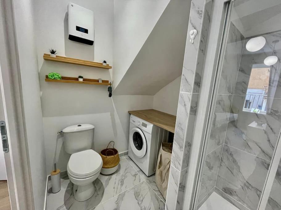 Studio entièrement rénové, situé au cœur du Quartier Haut Sète Esterno foto