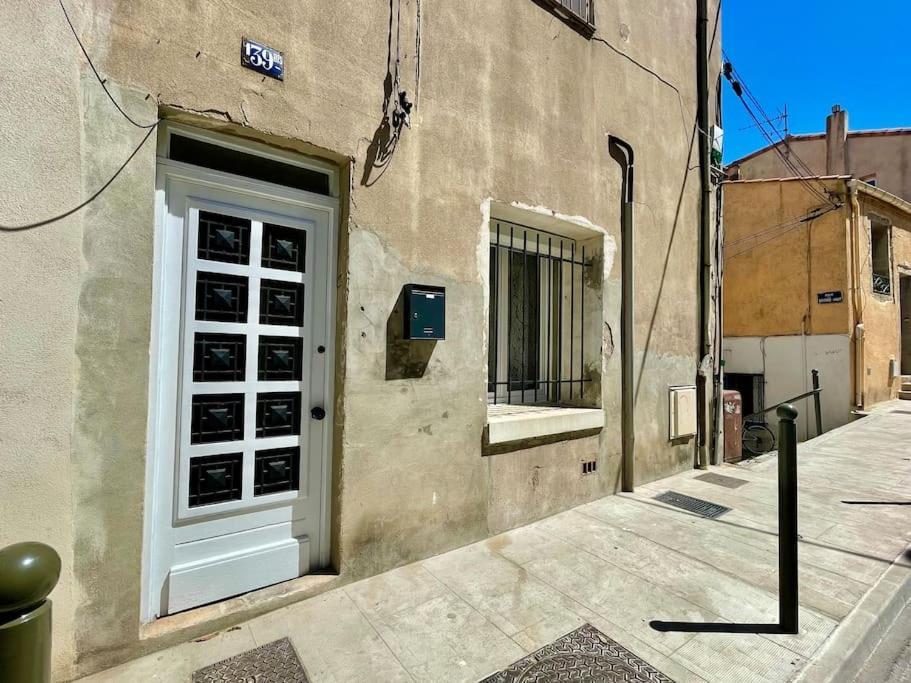 Studio entièrement rénové, situé au cœur du Quartier Haut Sète Esterno foto
