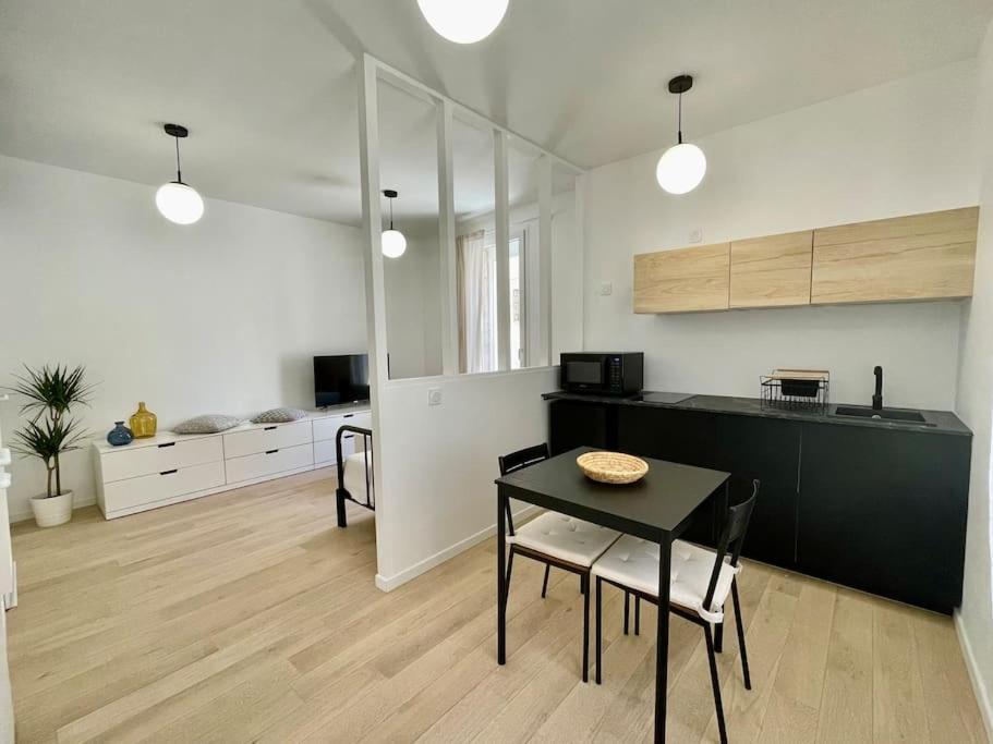 Studio entièrement rénové, situé au cœur du Quartier Haut Sète Esterno foto