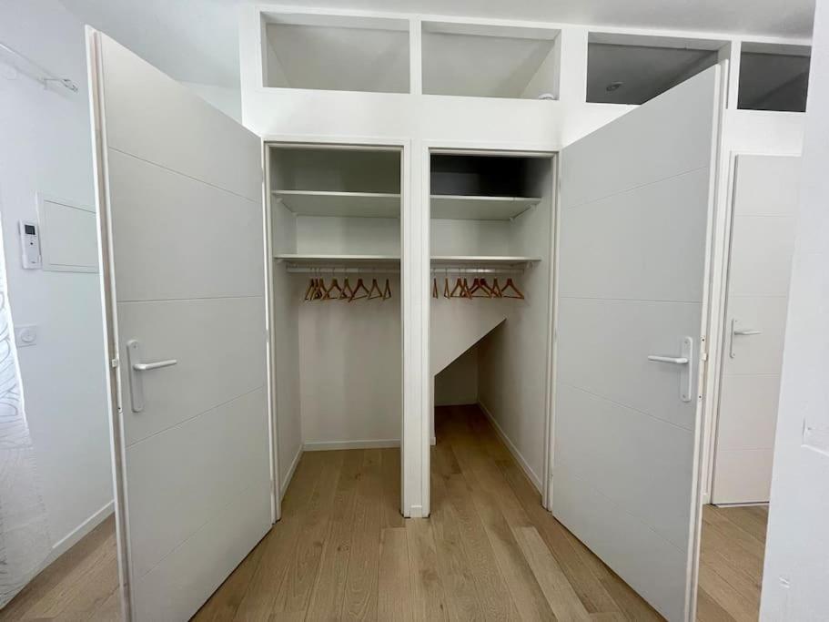 Studio entièrement rénové, situé au cœur du Quartier Haut Sète Esterno foto