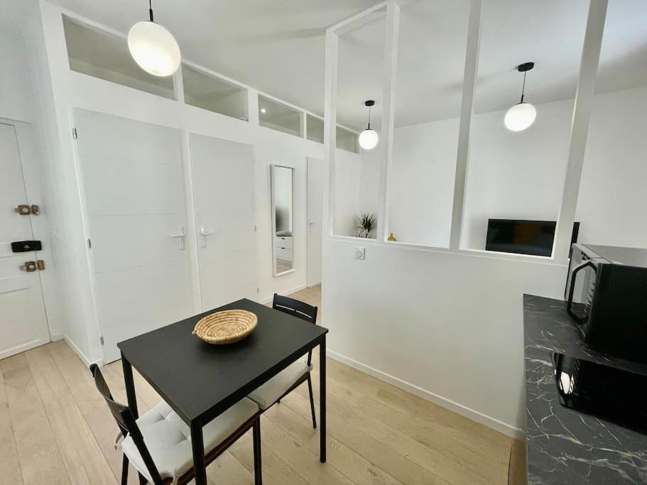 Studio entièrement rénové, situé au cœur du Quartier Haut Sète Esterno foto