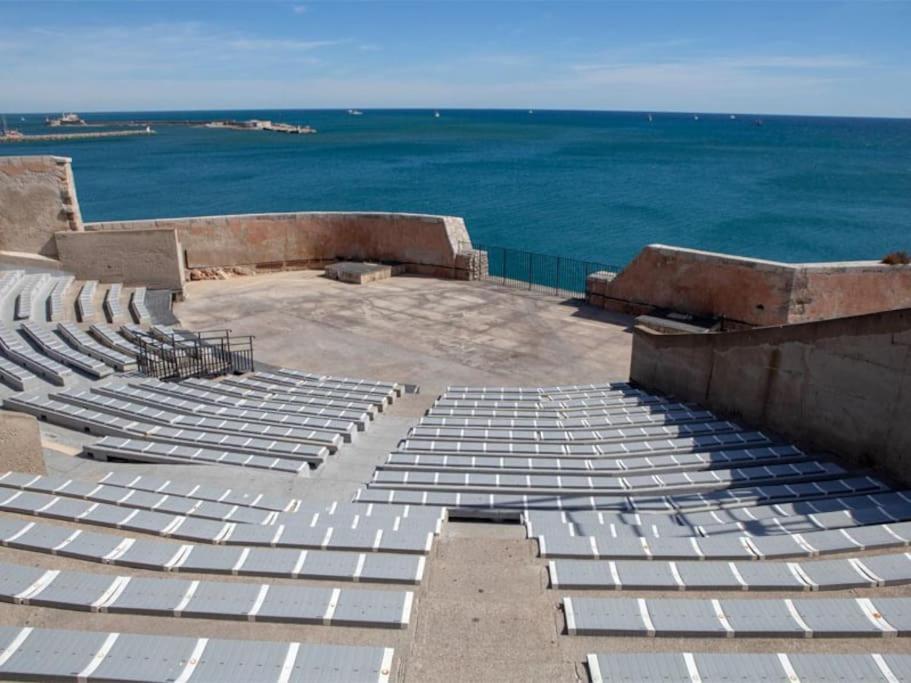 Studio entièrement rénové, situé au cœur du Quartier Haut Sète Esterno foto